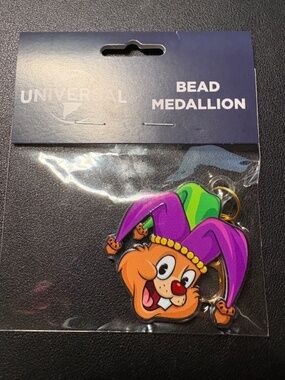 Universal Studios Mardi Gras Earl The Squirrel Bead Medallion NEW for 2026